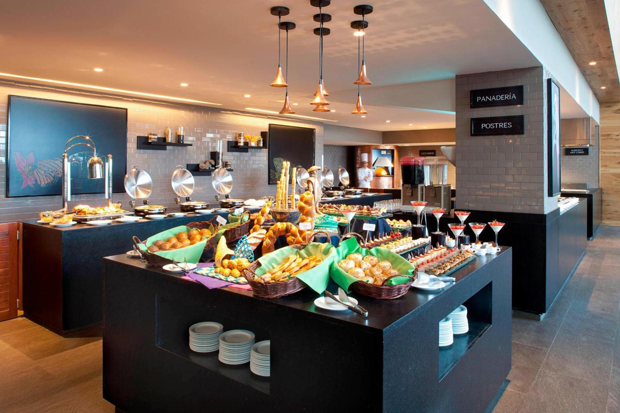 マリオット トゥストラ グティエーレス ホテル Tuxtla Gutiérrez エクステリア 写真 Buffet at a hotel